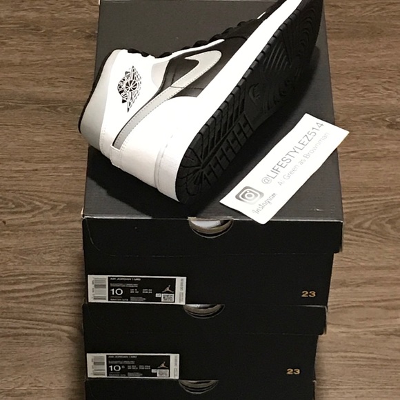 Nike Air Jordan 1 MID - Picture 2 of 3